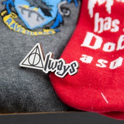 Подарочный набор носочков Harry Potter (570-200-04-1), значок Always Подарочный набор носочков Harry Potter (570-200-04-1), значок Always