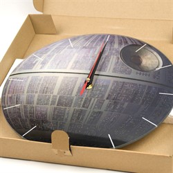 Настенные часы Звезда Смерти в упаковке